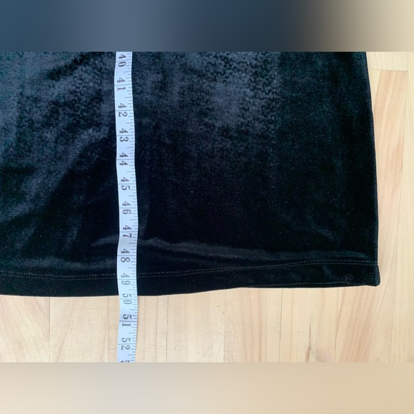 VINTAGE - Black Velvet Dress - Picture 11 of 11